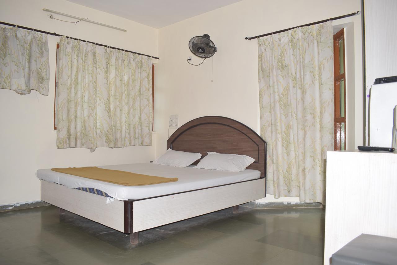 Hotel Guruji Alībāg Zewnętrze zdjęcie